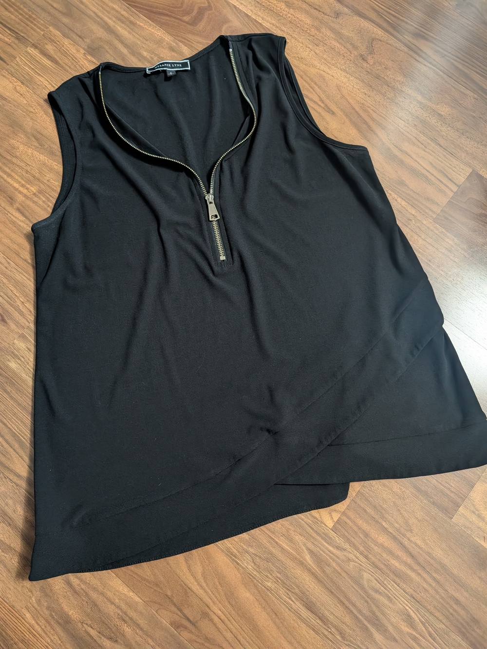 Melanie Lyne Black Sleeveless Zip-Front Top